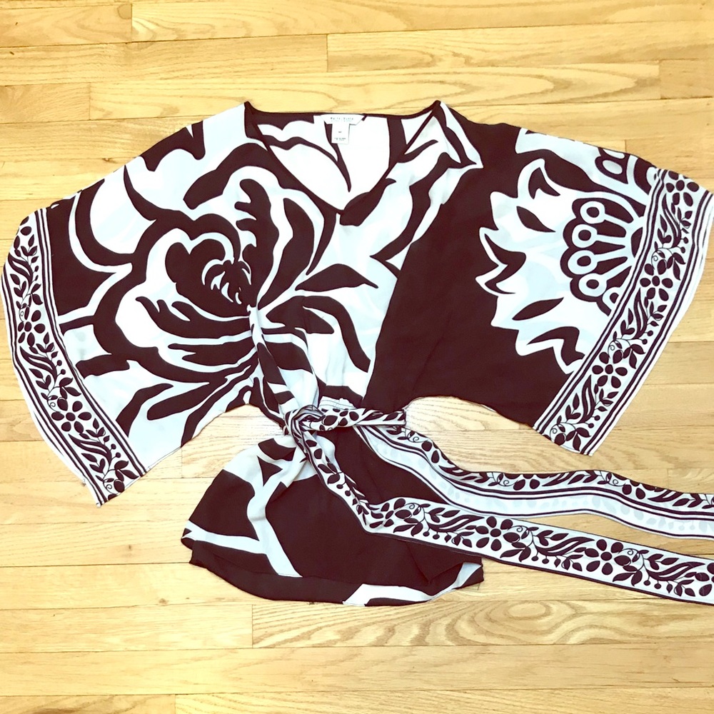 White House Black Market Top!